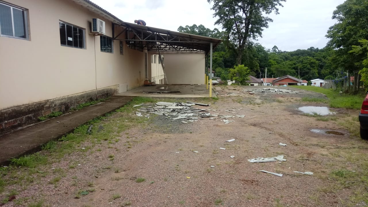 Temporal deixa estragos na Câmara Municipal 